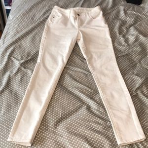 White skinny jeans